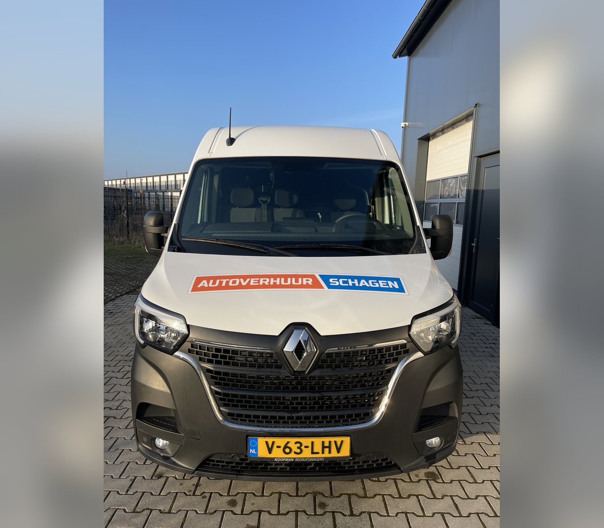 Verhuisbus L3H2 — 14 m³ huren in Schagen — voorkant
