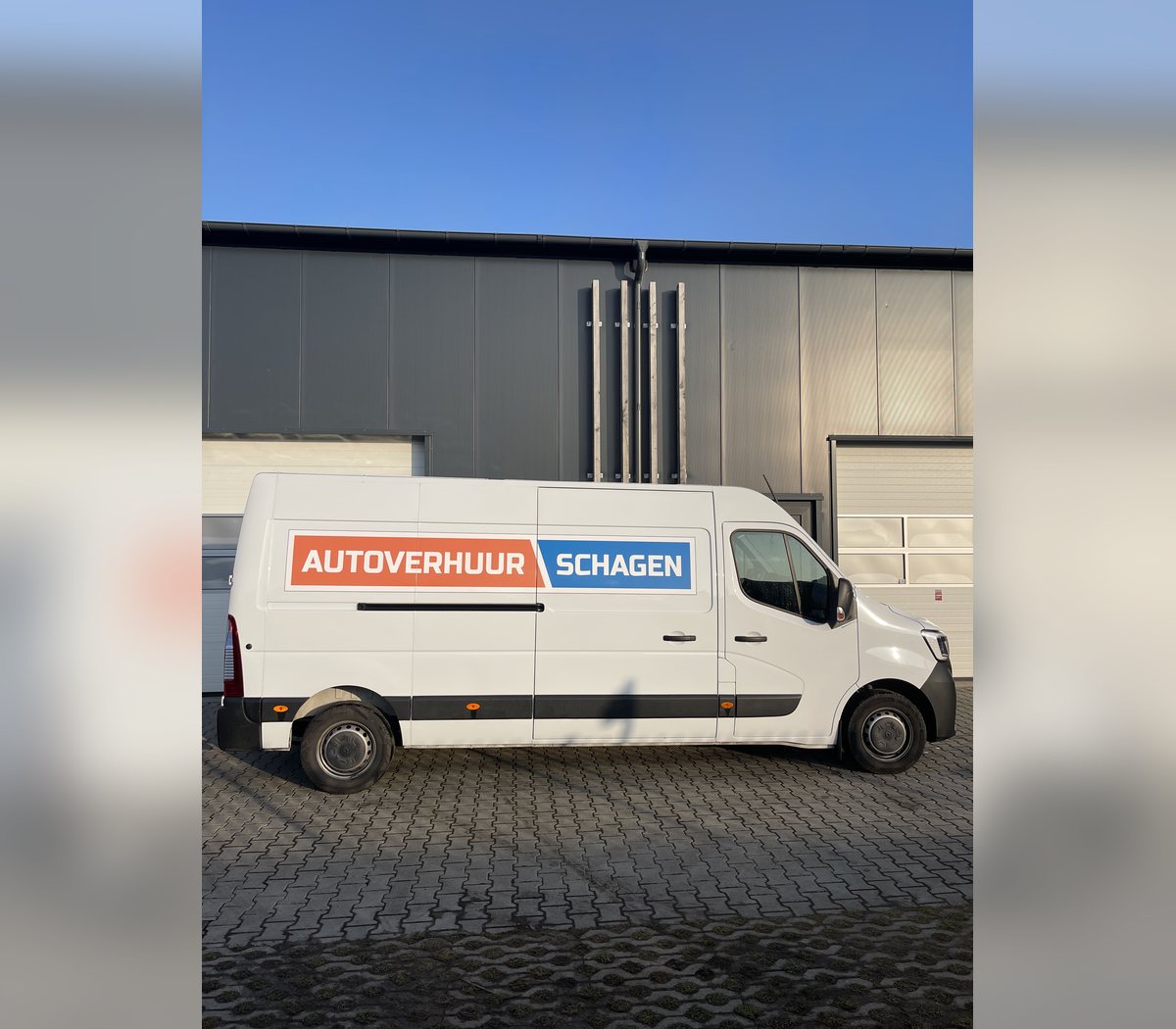 Verhuisbus L3H2 — 14 m³ huren in Schagen — zijkant